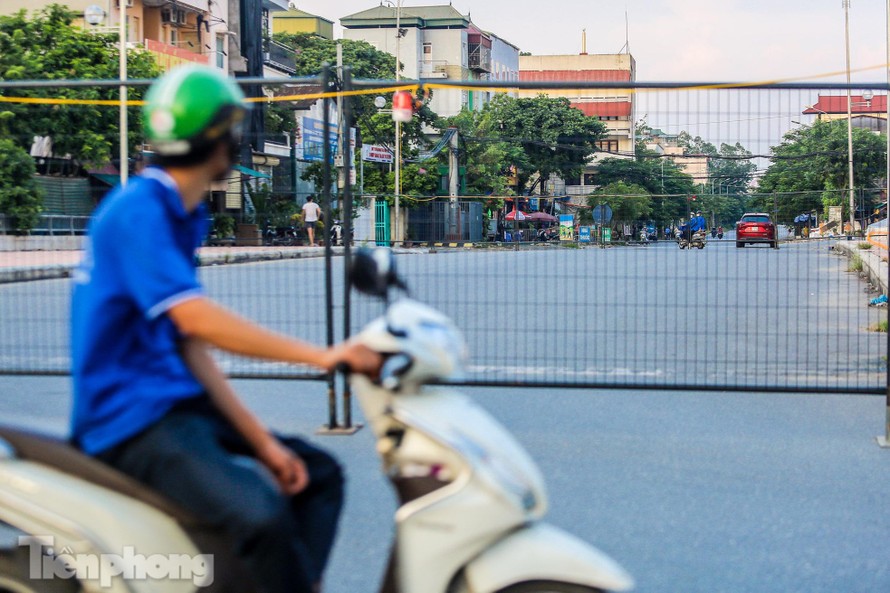Dư luận từng băn khoăn với một số quyết định trong công tác phòng, chống dịch của thành phố Hà Nội. Ảnh: Duy Phạm