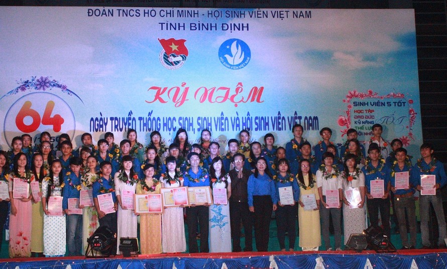 Nhiều hoạt động kỷ niệm Ngày truyền thống Học sinh - sinh viên