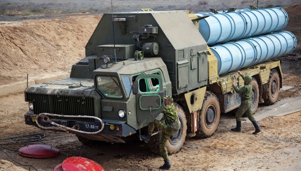 Nga và Iran giải quyết xong vấn đề chuyển giao hệ thống phòng không S-300. Ảnh: RIA Novosti.