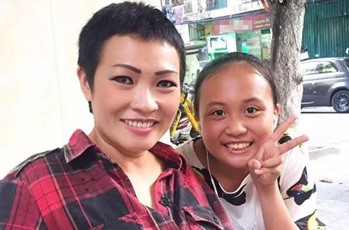 Phương Thanh và con gái. 