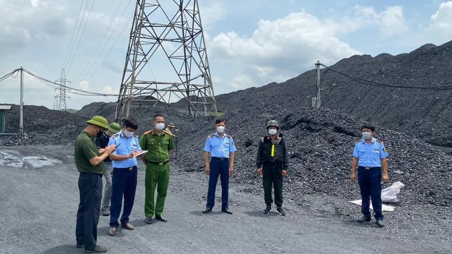 Khởi tố thêm nhiều đối tượng trong đường dây than lậu của đại gia lan var đất mỏ