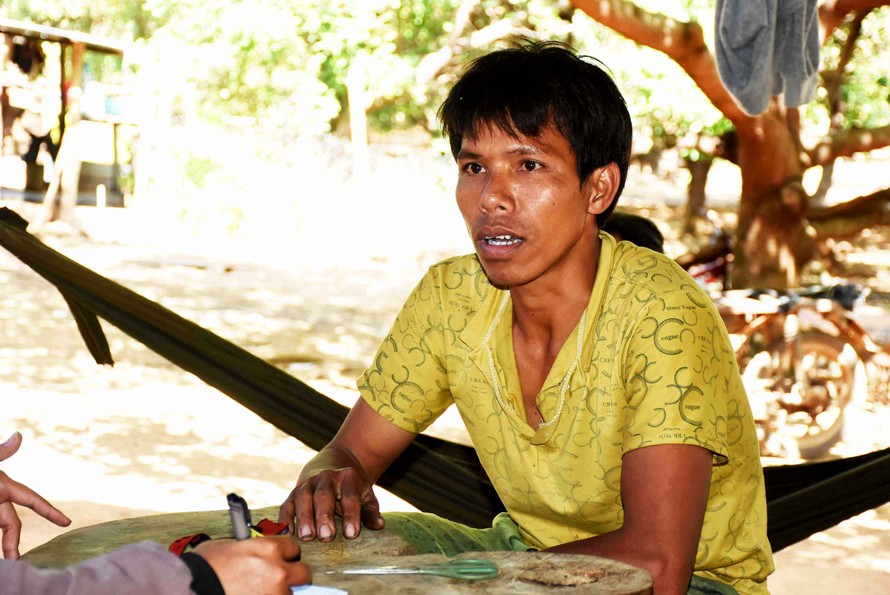 Anh Rơ Lan Tinh (làng Jăng Krái, xã Ia Khai, huyện Ia Grai) là 1 trong 38 người đi ra Hải Phòng thi bằng lái vì được "bao" đậu