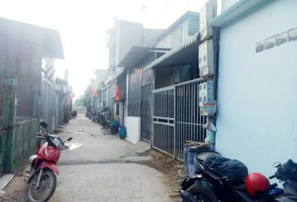 Tại khu vực ngôi nhà bà Vân bị tháo dỡ có hàng trăm ngôi nhà được xây dựng kiên cố trên đất nông nghiệp