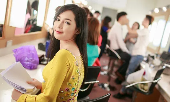 “Hotgirl phẫu thuật thẩm mỹ”-Vũ Thanh Quỳnh.