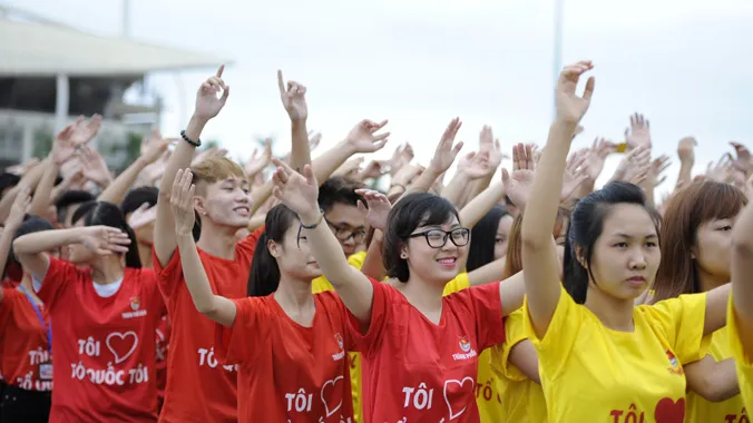 Đoàn viên thanh niên trong chương trình Điểm hẹn Tôi yêu Tổ quốc. Ảnh: Xuân Tùng.