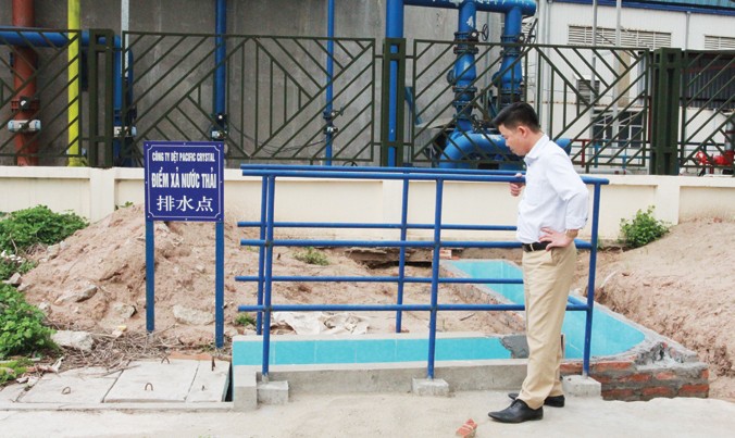 Khu vực xả thải của Cty Pacific Crystal.