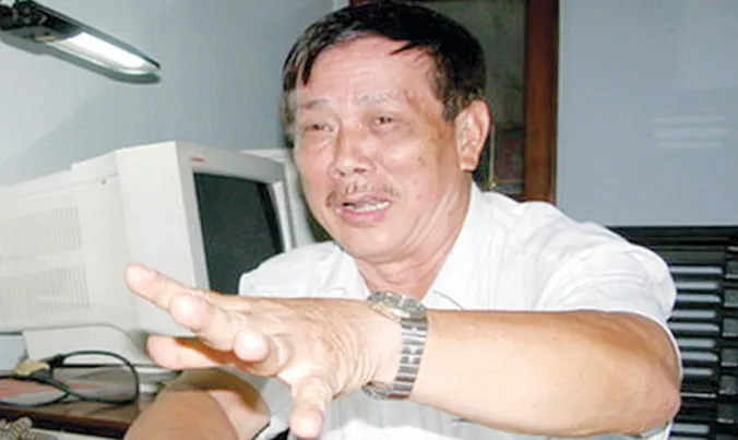 LS Triệu Quốc Mạnh trả lời phỏng vấn báo chí.