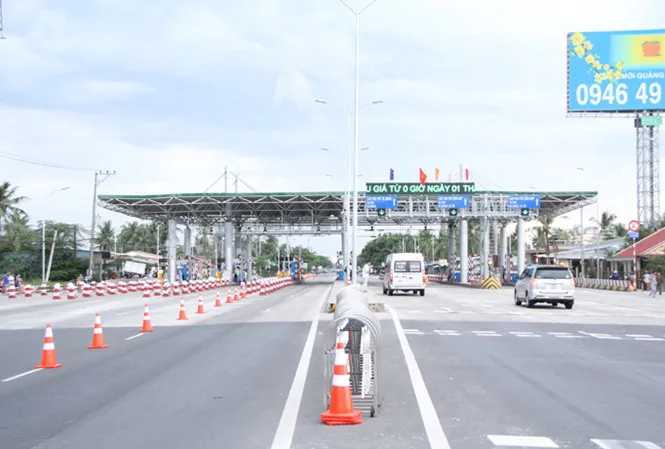 Trạm phí BOT Cai Lậy: Đặt sai vị trí, lạm thu?