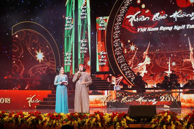 Jayden Trịnh hát trong chương trình Xuân Quê hương 2018. Ảnh: L.A.