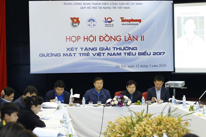 Hội đồng xét tặng Giải thưởng Gương mặt trẻ Việt Nam tiêu biểu 2017 họp lần II dưới sự chủ trì của Bí thư thứ nhất T.Ư Đoàn Lê Quốc Phong, ngày 12/3. Ảnh: Như Ý.