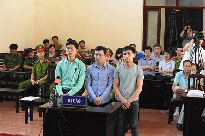 Từ trái qua, các bị cáo Lương, Sơn và Quốc.