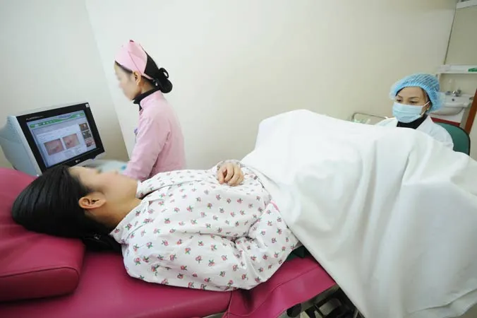 Khám phụ khoa tại một cơ sở y tế. Ảnh: VN.