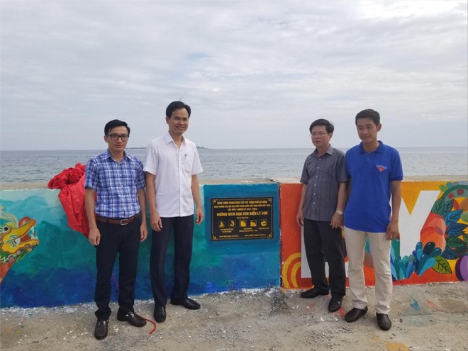 Ðoạn đường bích họa đầu tiên được bàn giao ở Lý Sơn. Ảnh: CTV.