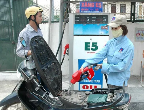 Xăng sinh học giảm 320 đồng, còn 15.350 đồng/lít