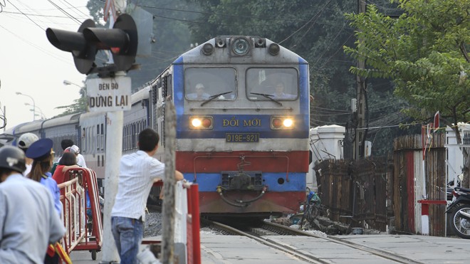 Đại biểu Quốc hội đề nghị có lộ trình tách bạch kinh doanh hạ tầng với vận tải đường sắt. Ảnh: Như Ý