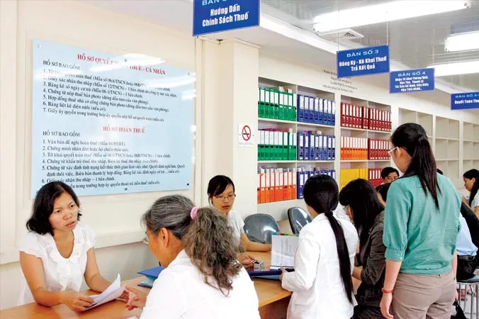 Người dân ngày càng chịu nhiều gánh nặng do các sắc thuế đánh lên hàng hóa, dịch vụ nội địa tăng cao. Ảnh: minh họa.