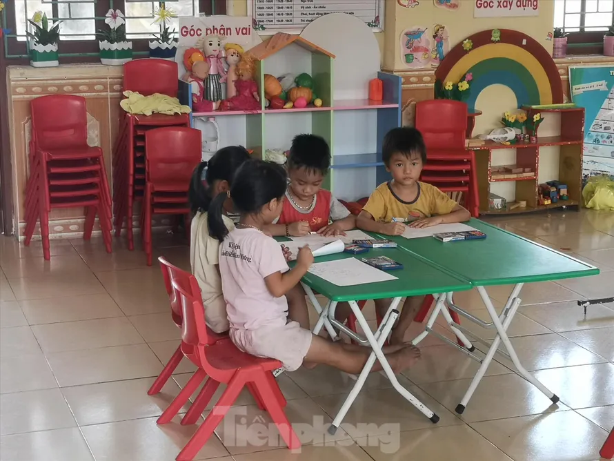 Từ khai giảng đến ngày 9/9, chỉ có vài học sinh thôn Trung Hiếu Thượng đến lớp 