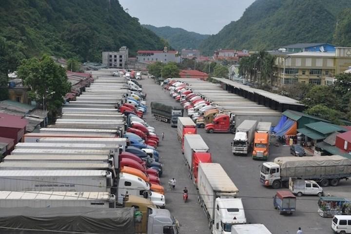 Hàng nghìn container nông sản mắc kẹt tại cửa khẩu Lạng Sơn, Quảng Ninh