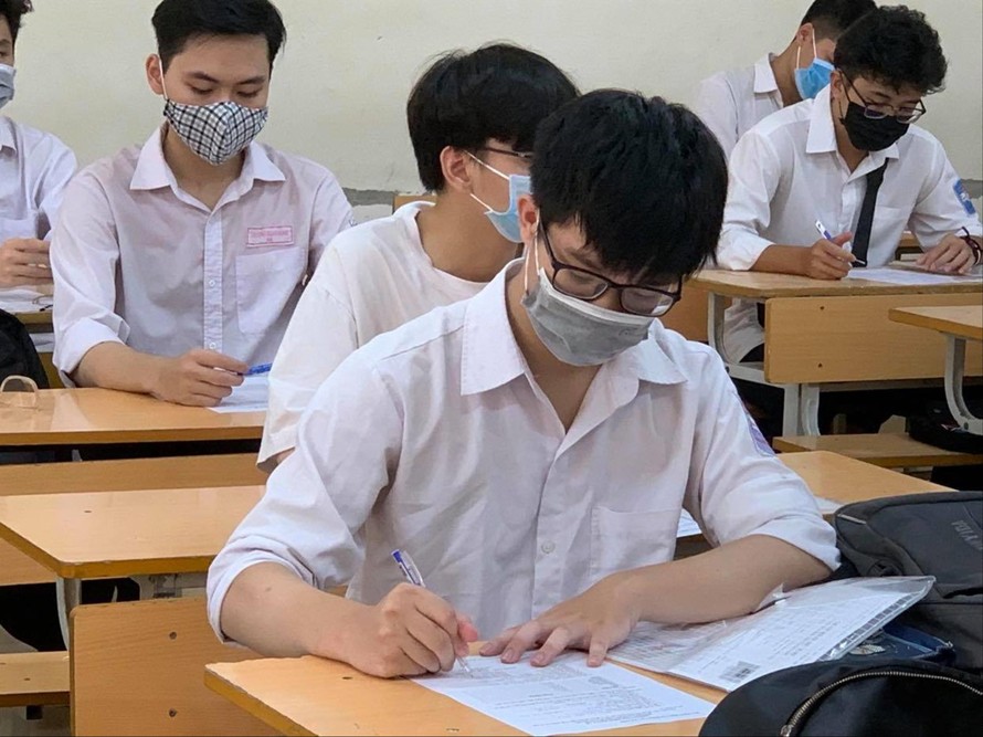 Sắp tới, ngoài thi tốt nghiệp THPT trên giấy như hiện nay, thí sinh có thể tham gia thi trên máy tính và được thi một số lần trong năm. Ảnh: Diệp An 