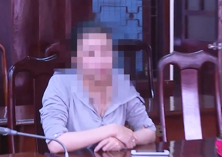 D. bị phạt vì đăng tin câu like
