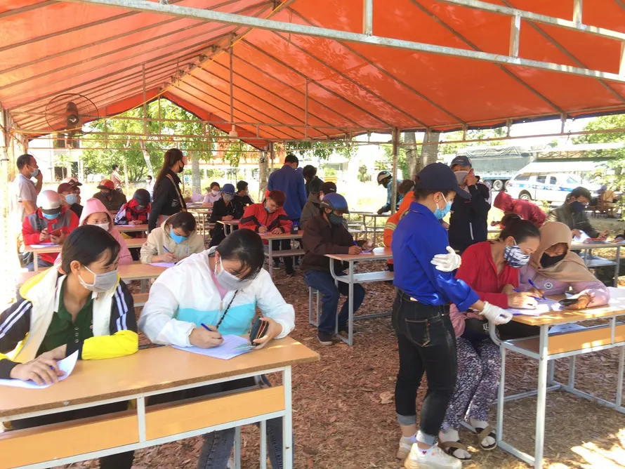 Chốt kiểm soát dịch trên Quốc lộ 14 đoạn qua xã Hòa Phú, TP. Buôn Ma Thuột