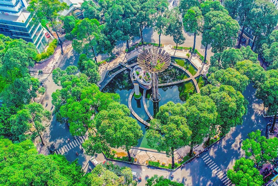 Khu vực Hồ Con Rùa được 'thay áo mới'