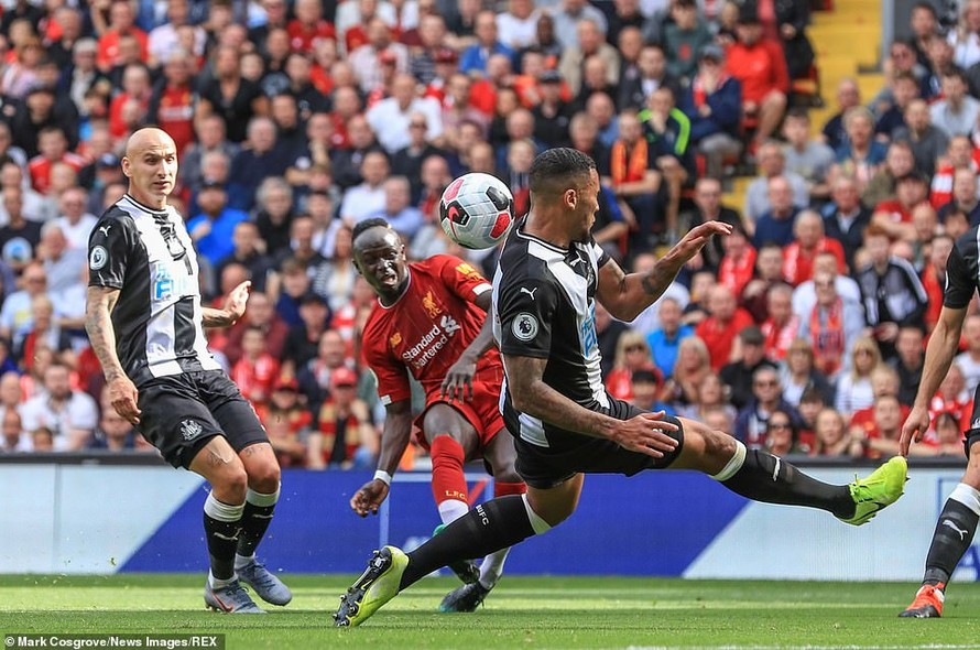 Mane tỏa sáng rực rỡ giúp Liverpool đánh bại Newcastle.