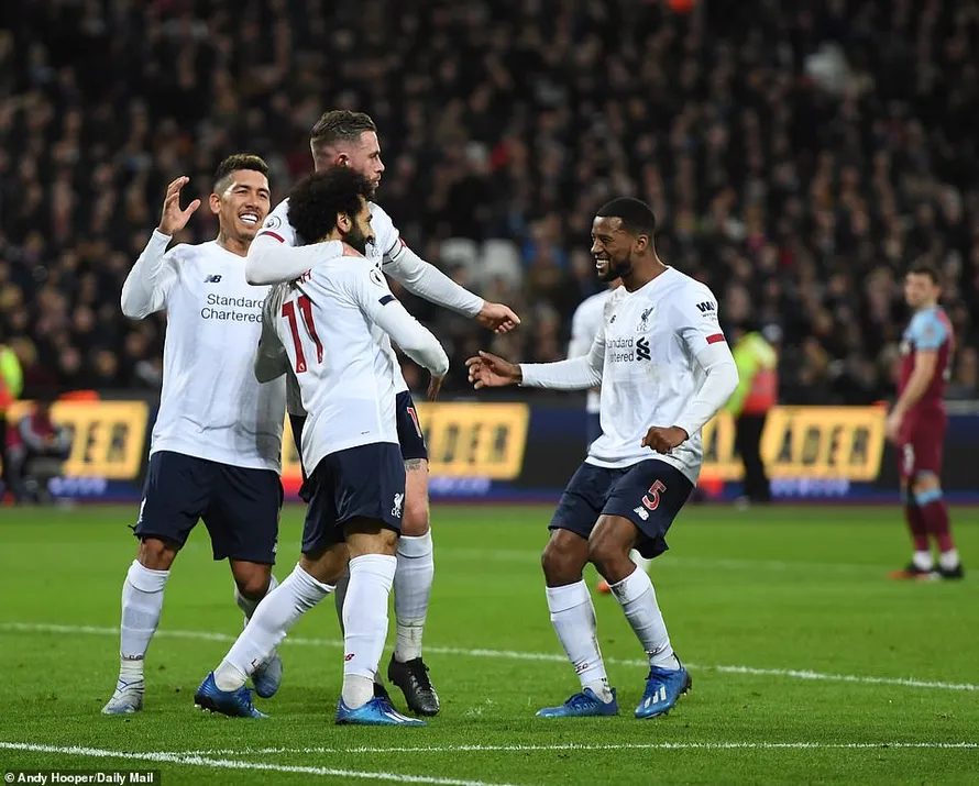 Liverpool một mình một ngựa về đích ở Ngoại hạng Anh