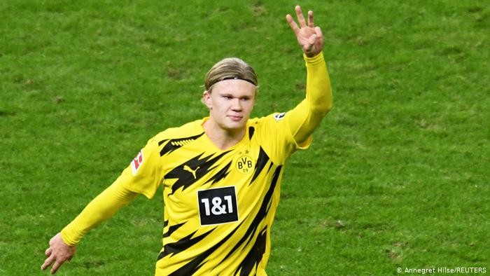 'Cậu bé vàng' Haaland đi vào lịch sử Champions League