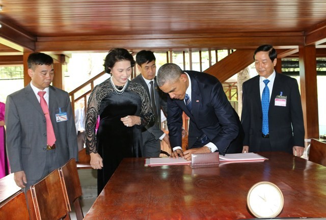 Những dòng cảm tưởng của ông Putin, Obama về Chủ tịch Hồ Chí Minh