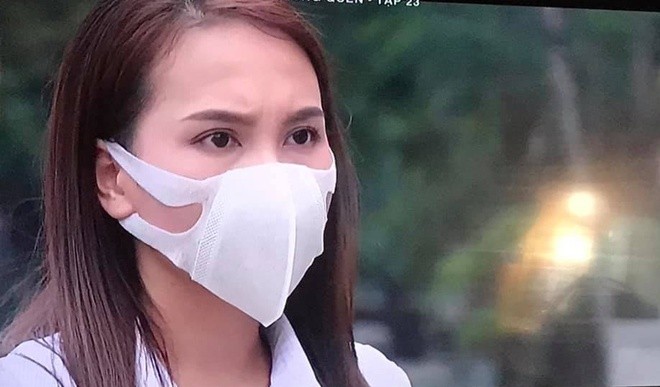 Hình ảnh gây thắc mắc của Bảo Thanh trong phim "Những ngày không quên"