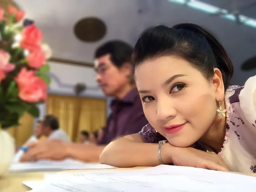 Ngọc Trinh 'Mùi ngò gai' nhận danh hiệu NSƯT: Không phải may mắn!