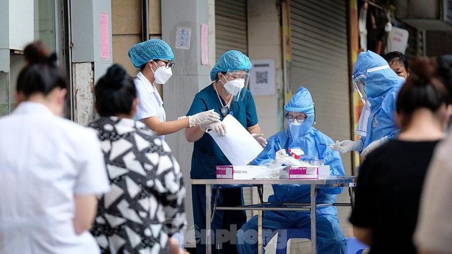 Hà Nội đang ở cấp độ 2 dịch bệnh COVID-19, hiện có 7 ổ dịch phức tạp với nhiều ca bệnh Ảnh: PV