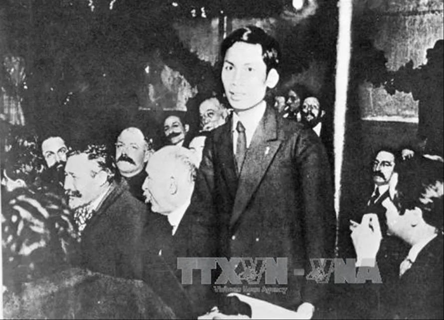 Nguyễn Ái Quốc phát biểu tại Đại hội Tours năm 1920Ảnh tư liệu 