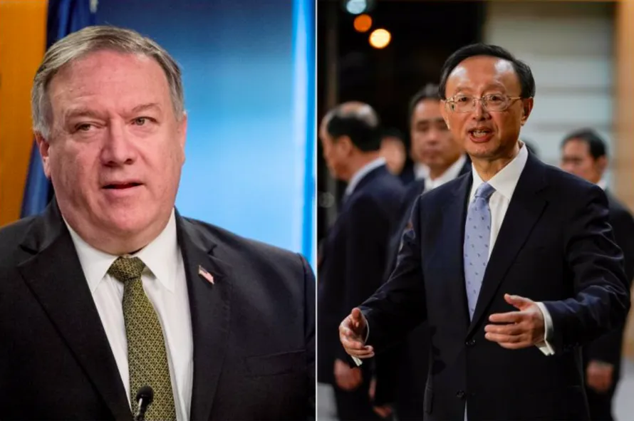 Ngoại trưởng Mỹ Mike Pompeo (trái) và ông Dương Khiết Trì Ảnh: Reuters 