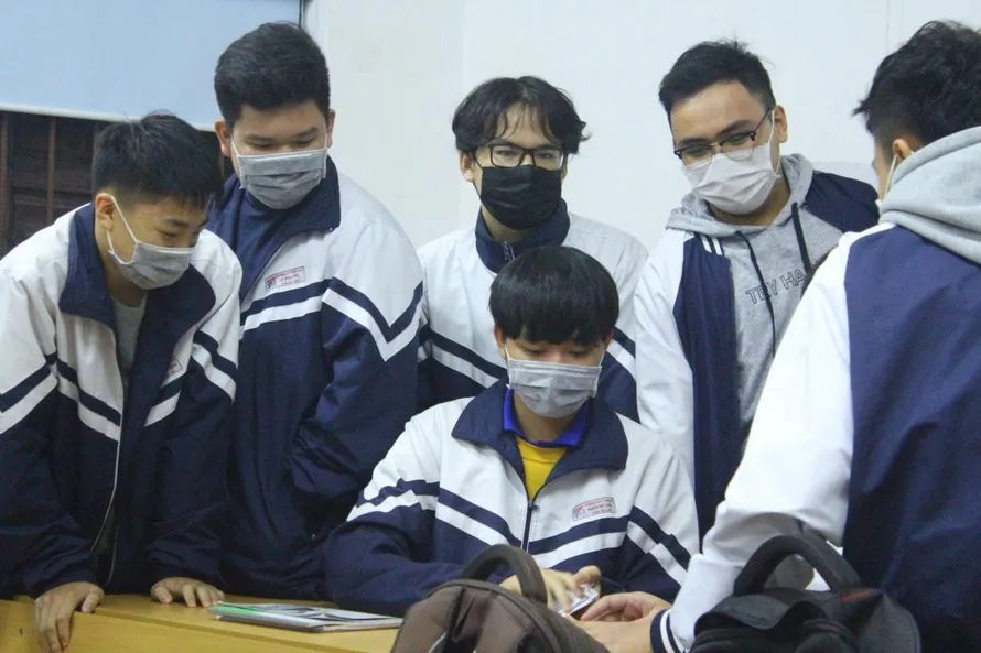 Hôm nay, học sinh THPT nhiều địa phương quay lại trường học ảnh: Hồng Vĩnh 