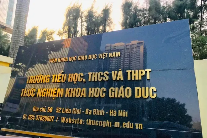 Có ấu trùng trong khay cơm của học sinh Trường Thực nghiệm