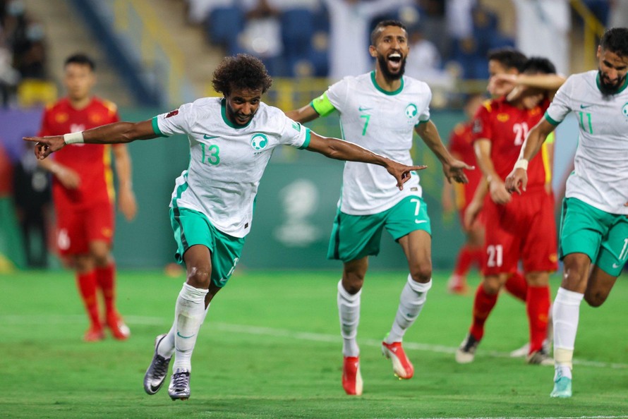 Việt Nam vs Saudi Arabia 1-3: Chơi thiếu người, đội tuyển Việt Nam không thể tạo bất ngờ