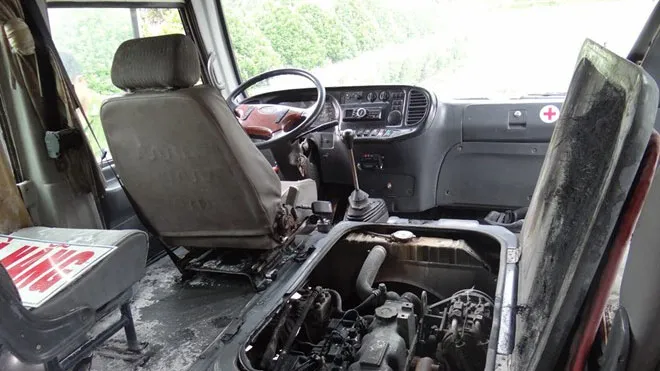Xe khách BKS 43S bị cháy ở phần cabin.