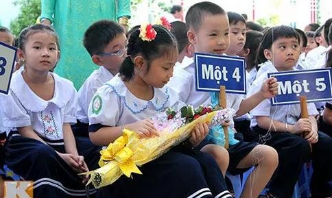 Học sinh không nhất thiết phải mua đồng phục trong năm học mới