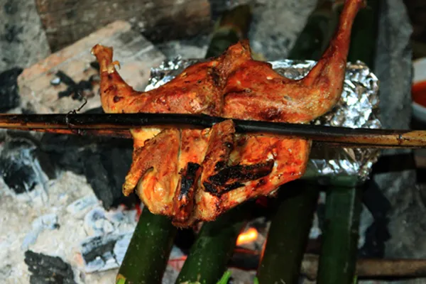 Gà nướng bản Đôn. Ảnh: Vĩnh Hy.