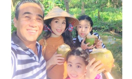 Cách nuôi dạy con của vợ chồng Quyền Linh khiến nhiều người ngưỡng mộ