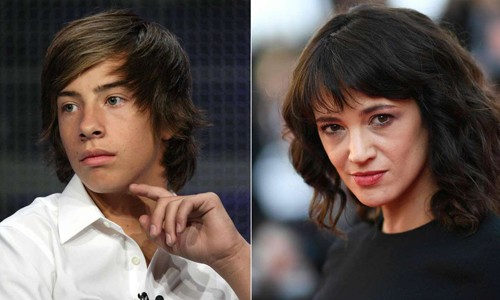 Asia Argento (phải) bị Jimmy Bennett kiện vì lạm dụng tình dục năm anh 17 tuổi. Ảnh: AFP.