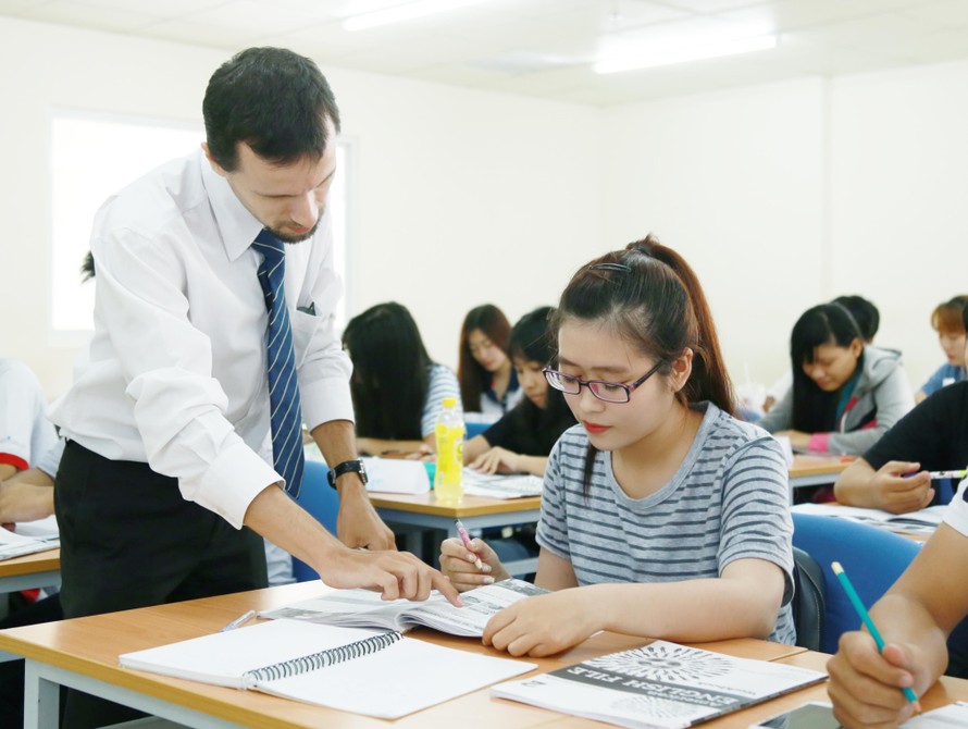 UEF chú trọng trang bị vốn tiếng Anh chuyên về pháp lý cho sinh viên