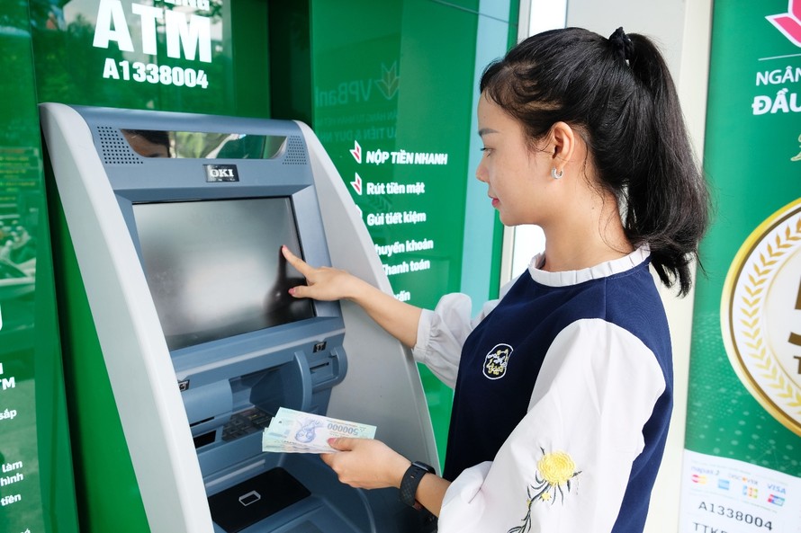Dành ra một khoản tiền gửi tiết kiệm đang chứng minh thế hệ trẻ ngày càng văn minh và hiện đại hơn