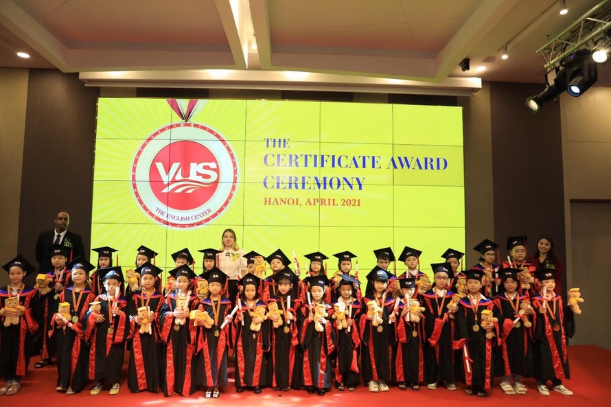 Lễ trao chứng chỉ Cambridge và chung kết VUS’s Got Talent 2021 của VUS Hà Nội