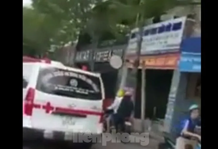 Người dân phẫn nộ vụ phòng khám không cứu người gặp nạn