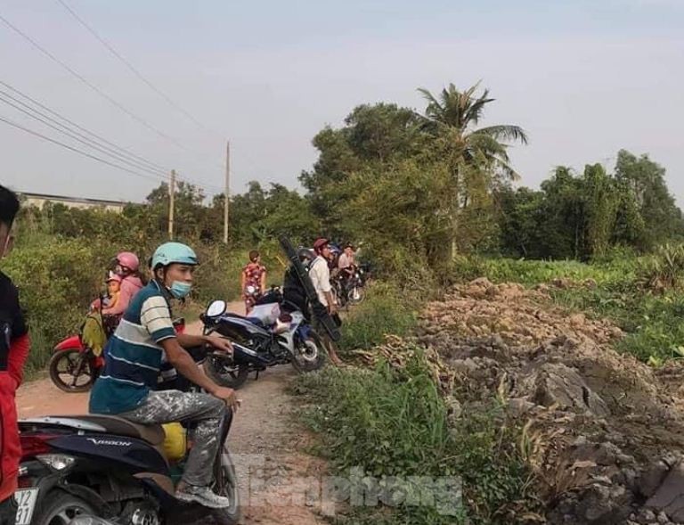 Phát hiện thi thể nữ giới buộc vào can nhựa trôi trên sông