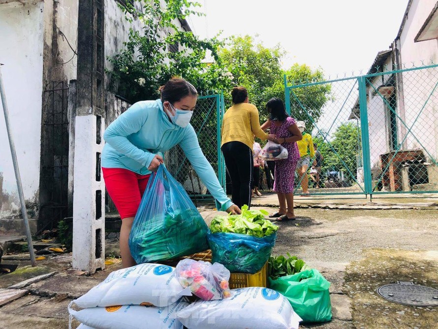 Bình Dương phát sinh thêm hơn 115.768 dân khi 11 phường ‘đông cứng, khóa chặt’