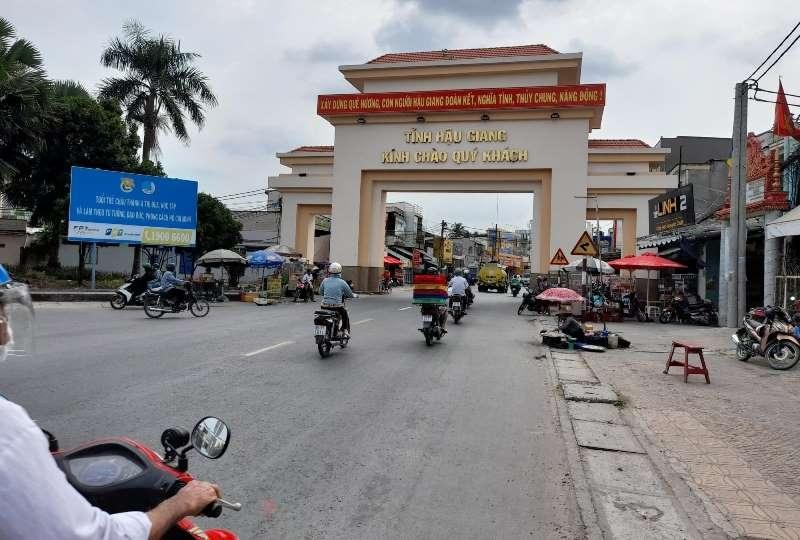 Hậu Giang quy định giờ ra đường, dừng kinh doanh ăn uống tại chỗ